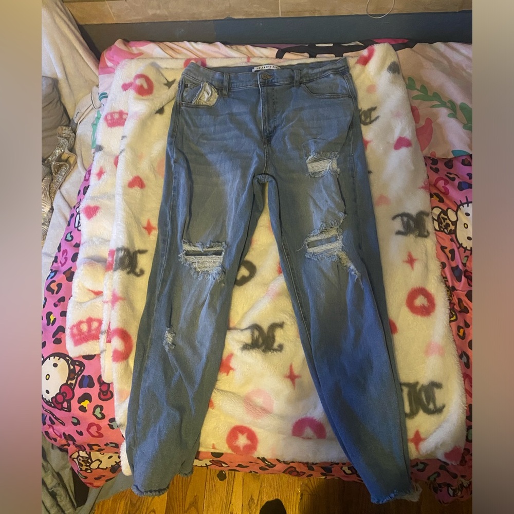Cute Mom Jeans with some Rips